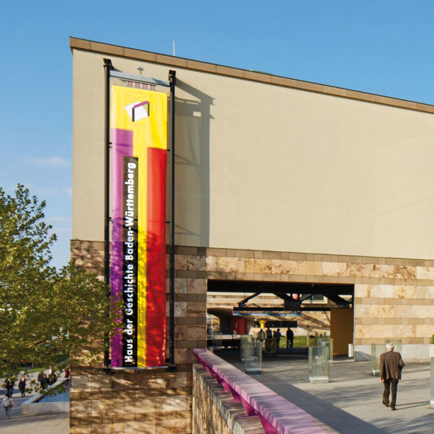 Erscheinungsbild für das<br>Haus der Geschichte Baden-Württemberg<br>Produkte von ganz klein bis ganz groß<br>&nbsp