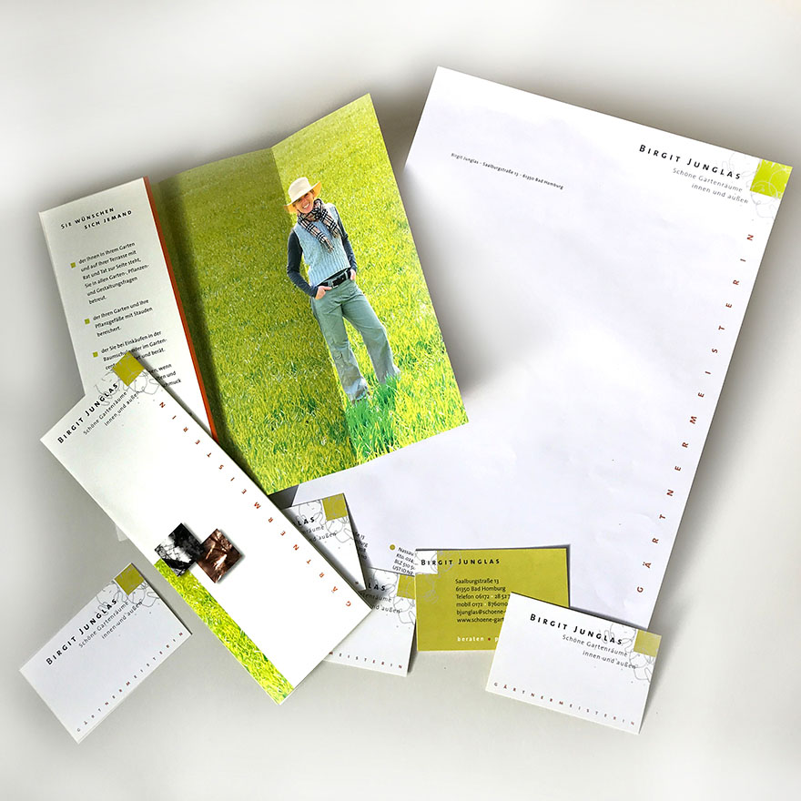 Schöne Gartenräume innen und außen<br>Birgit Junglas, Gärtnermeisterin<br>Logo und komplettes Erscheinungsbild<br>&nbsp