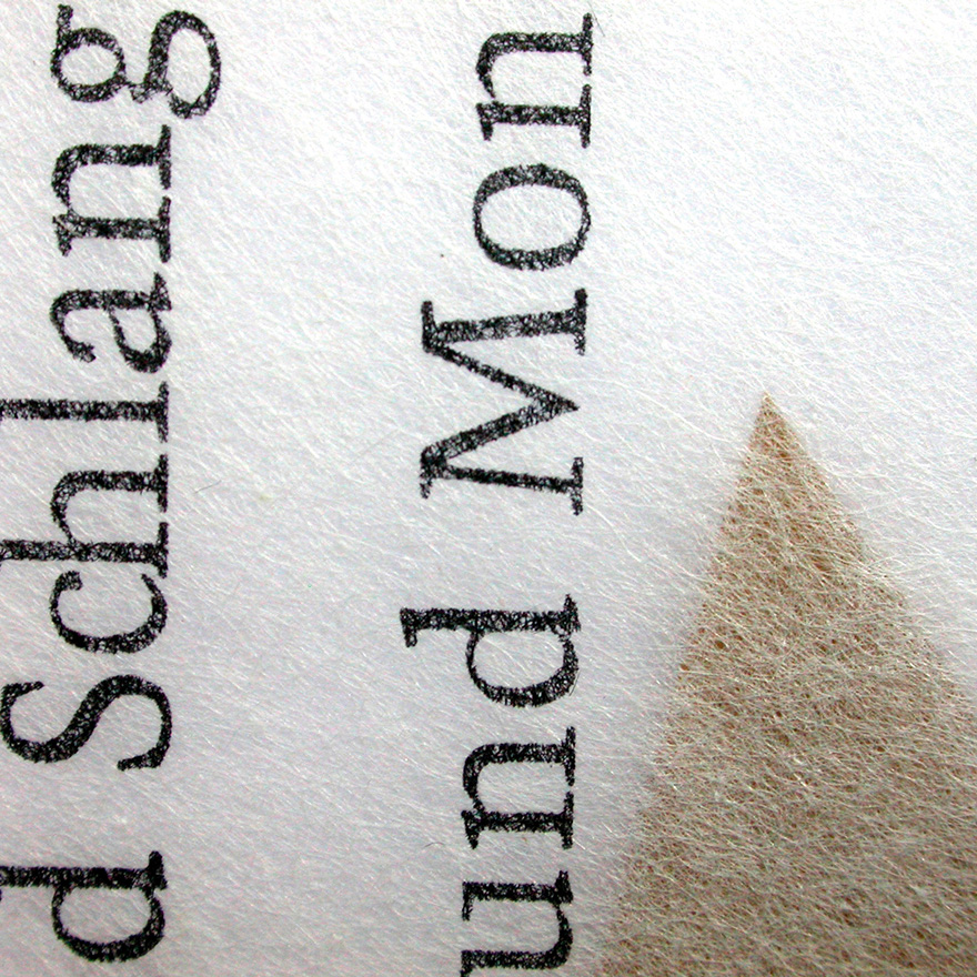 Künstlerbuch<br>»Hans Arp · Göttinnen umgeben von ihren Rosen und Schlangen«<br>Linolschnitte, Collagen, Handsatz, Buchdruck<br>Japanische Bindung, 25 Exemplare