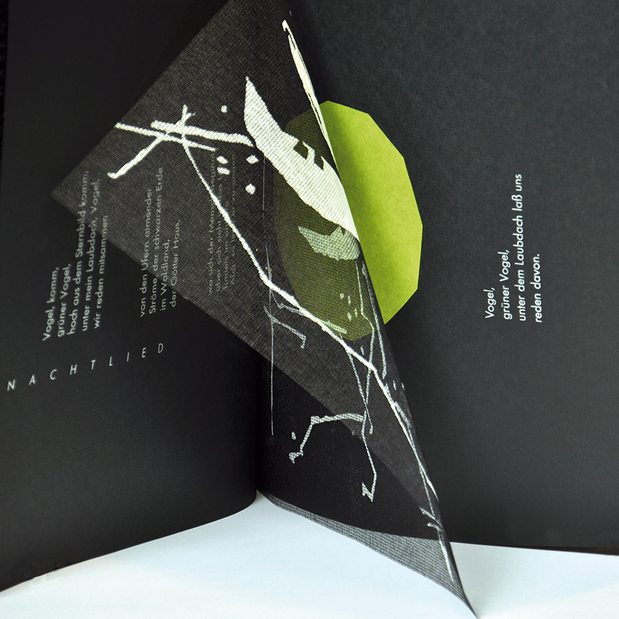 Künstlerbuch<br>»Johannes Bobrowski · Neunmond«<br>Linolschnitte, Collagen, Handsatz, Buchdruck<br>Leporello mit eingeheftetem Buchlock, 25 Exemplare